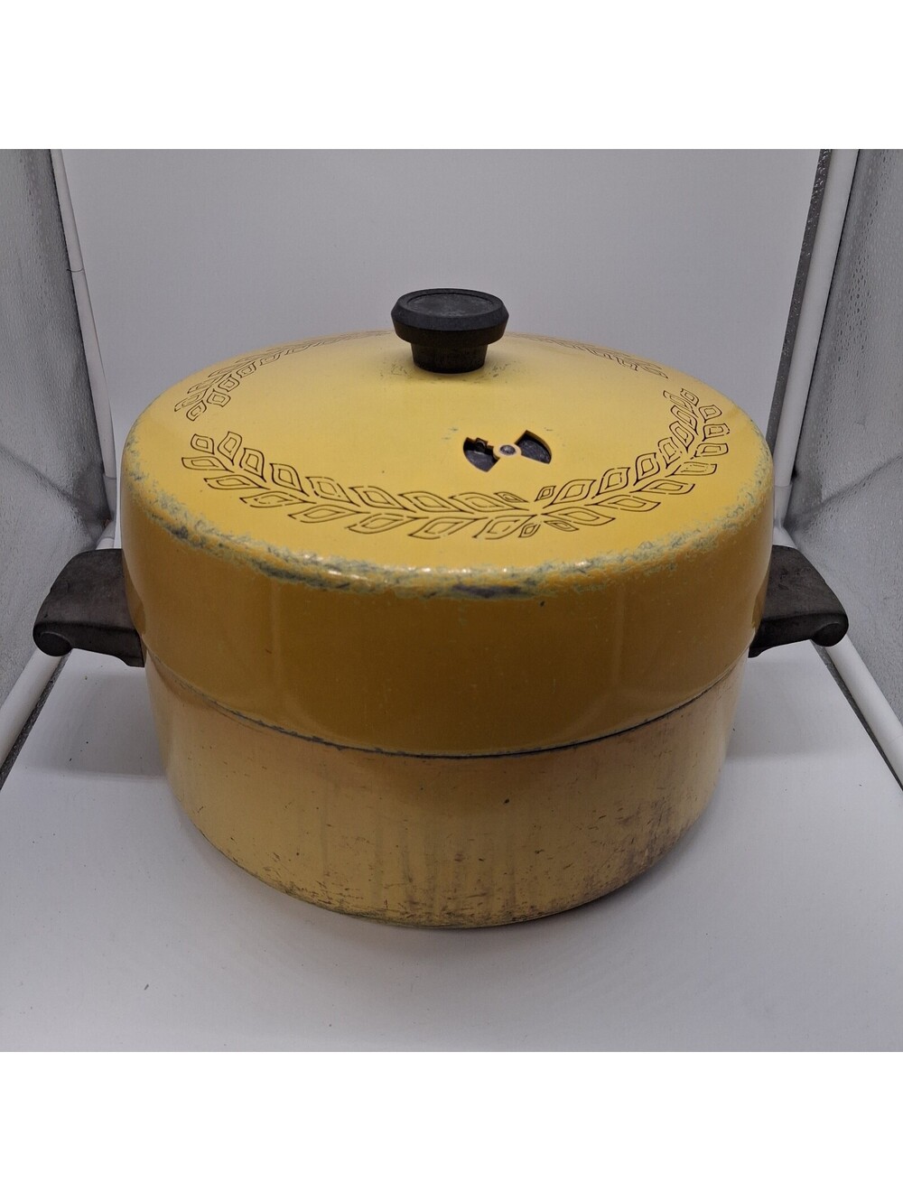 Vintage Wear-Ever Registered Plus 5 Qt Dutch Oven Pot Lid Yellow Gold USA